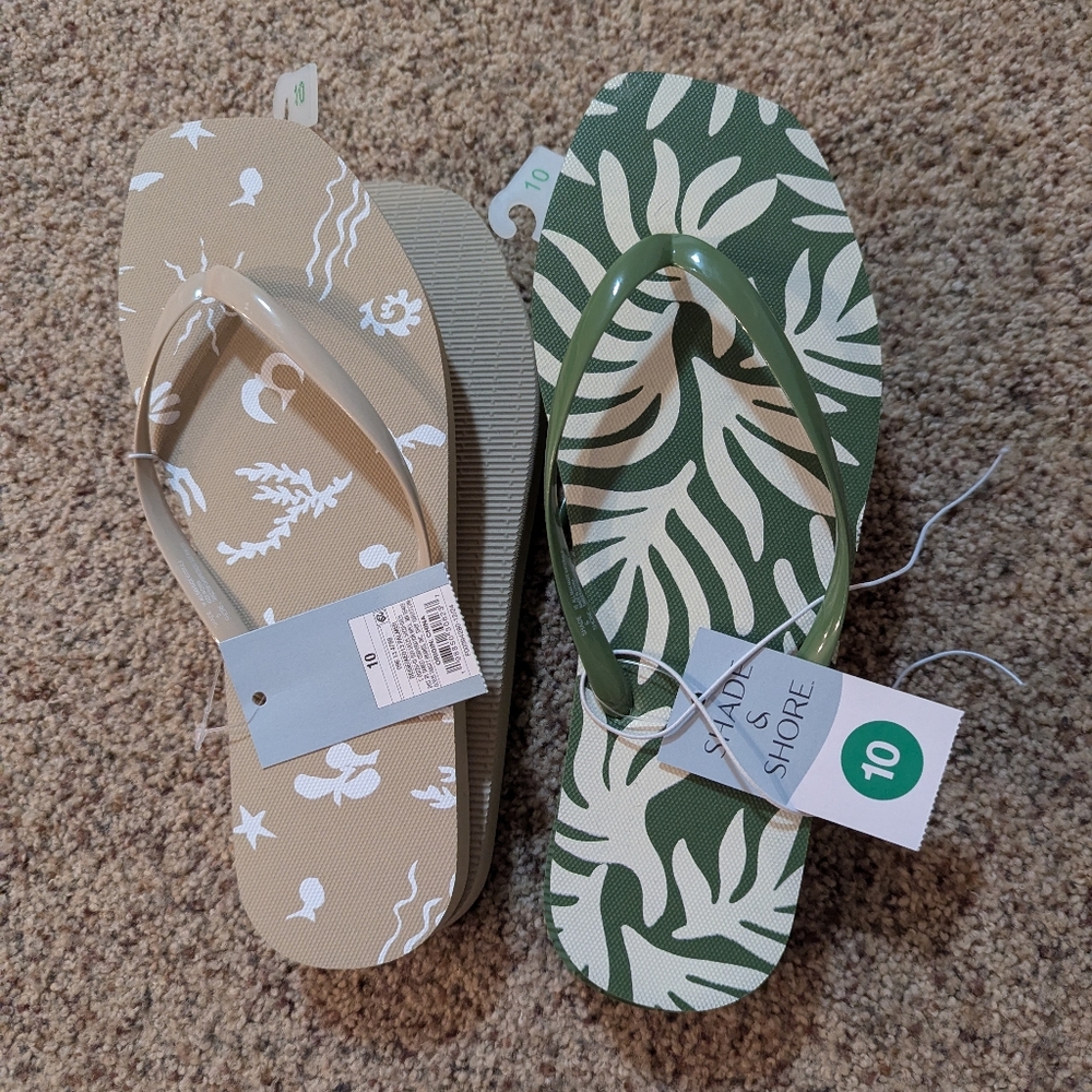 2 Pairs Of New Flip flops